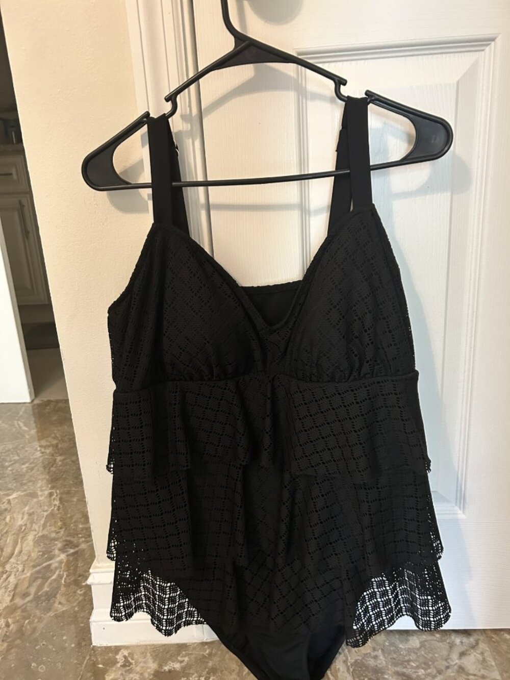 WOMANS NICE BLACK 1 PIECE TIERED SWIMSUIT BY BAL HARBOUR SZ 16